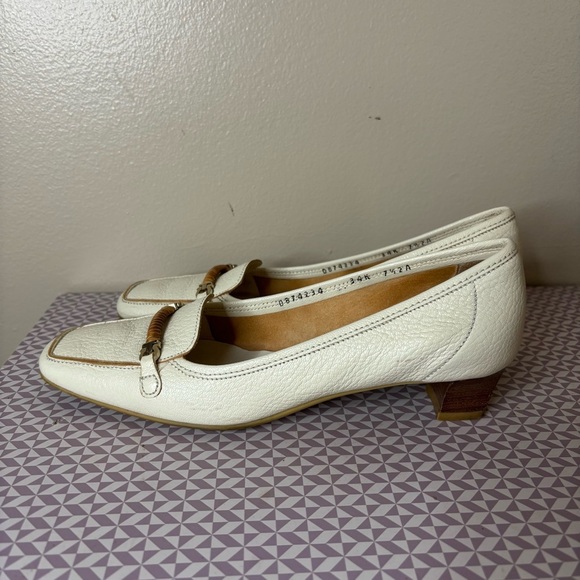 Vintage Ferragamo kitten heel horse bit loafer cream leather 7.5 - Picture 5 of 11
